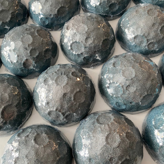 Silver Moon Bath Bomb