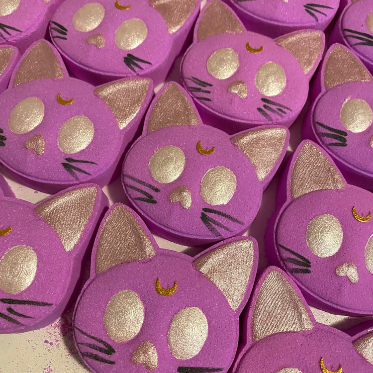 Lucky Cat Bath Bomb