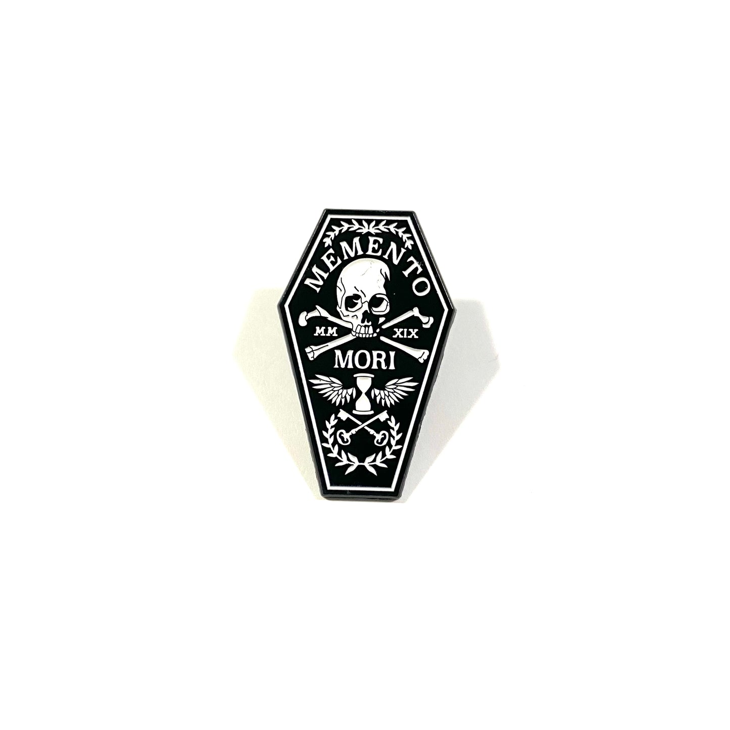 Memento Mori pin